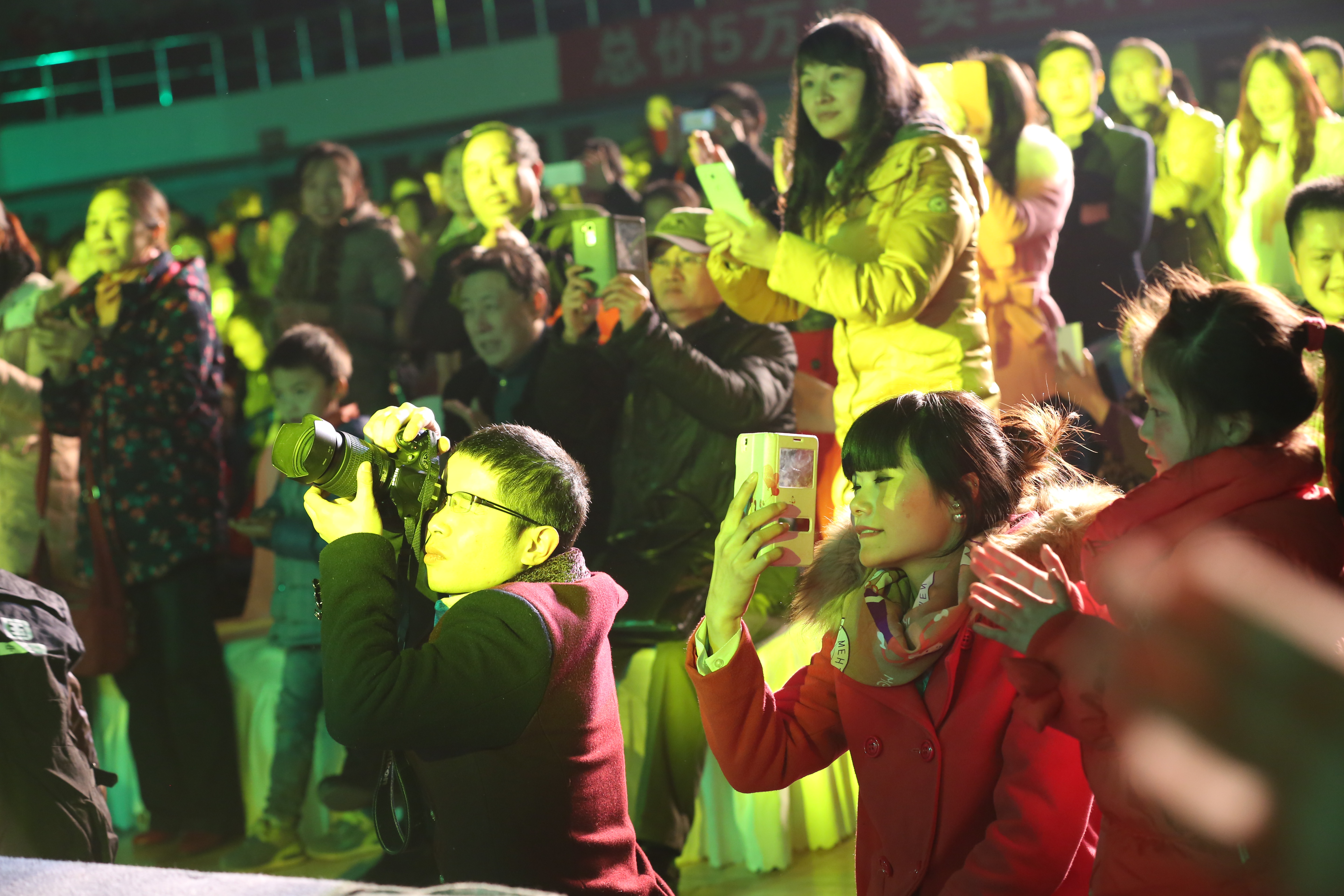 世界旅游小姐走进南江红叶广场之夜大型文艺晚会(图15)